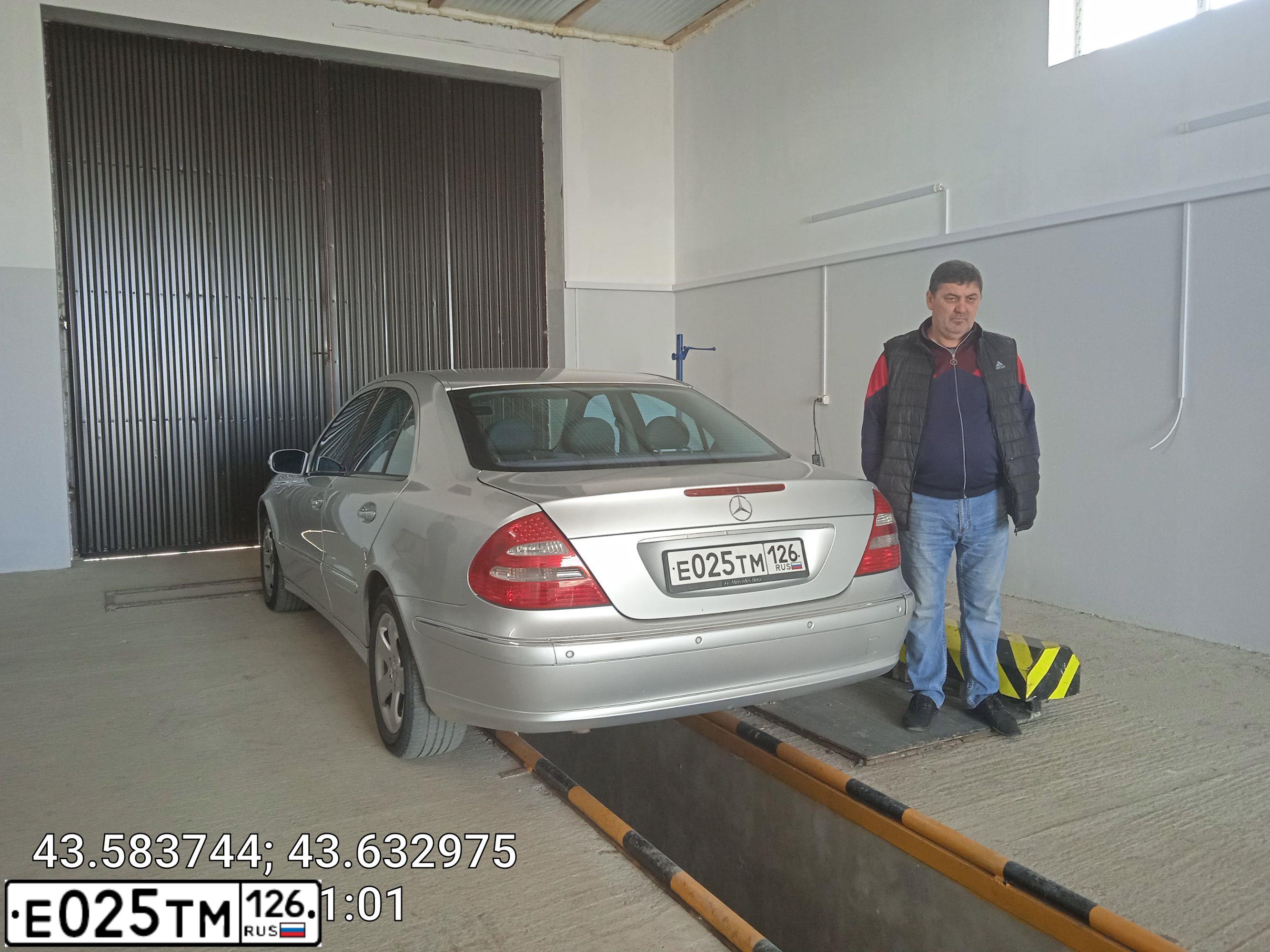 Фото автомобиля MERCEDES E-KLASSE, 2005 — госномер В246МХ07. Цвет: СЕРЫЙ