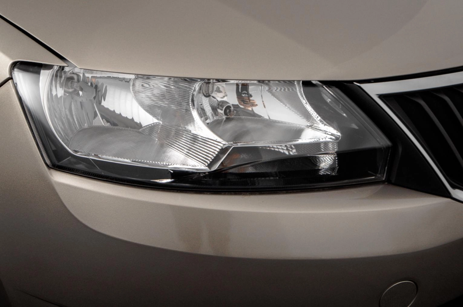 Фото автомобиля SKODA RAPID, 2019 — госномер Т758КО142. Цвет: БЕЖЕВЫЙ