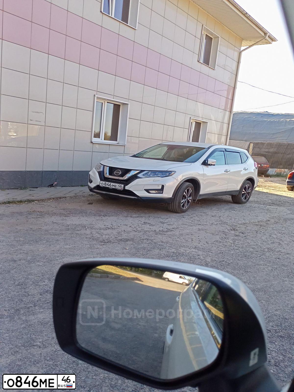 Фото автомобиля NISSAN X-TRAIL, 2020 — госномер О846МЕ46. Цвет: Белый