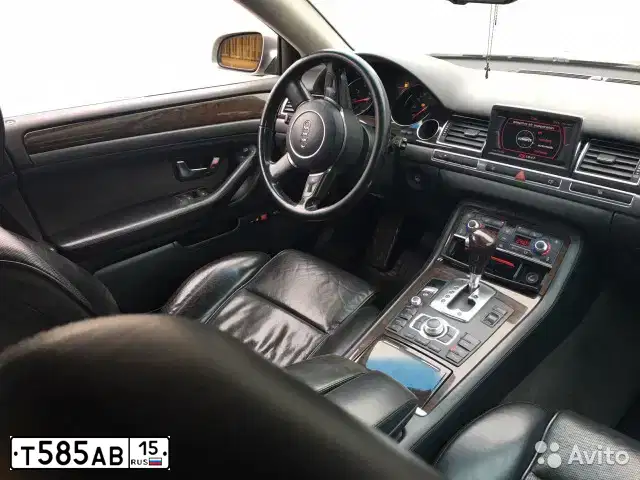 Фото автомобиля AUDI A8, 2004 — госномер Е581УС123. Цвет: СЕРЫЙ