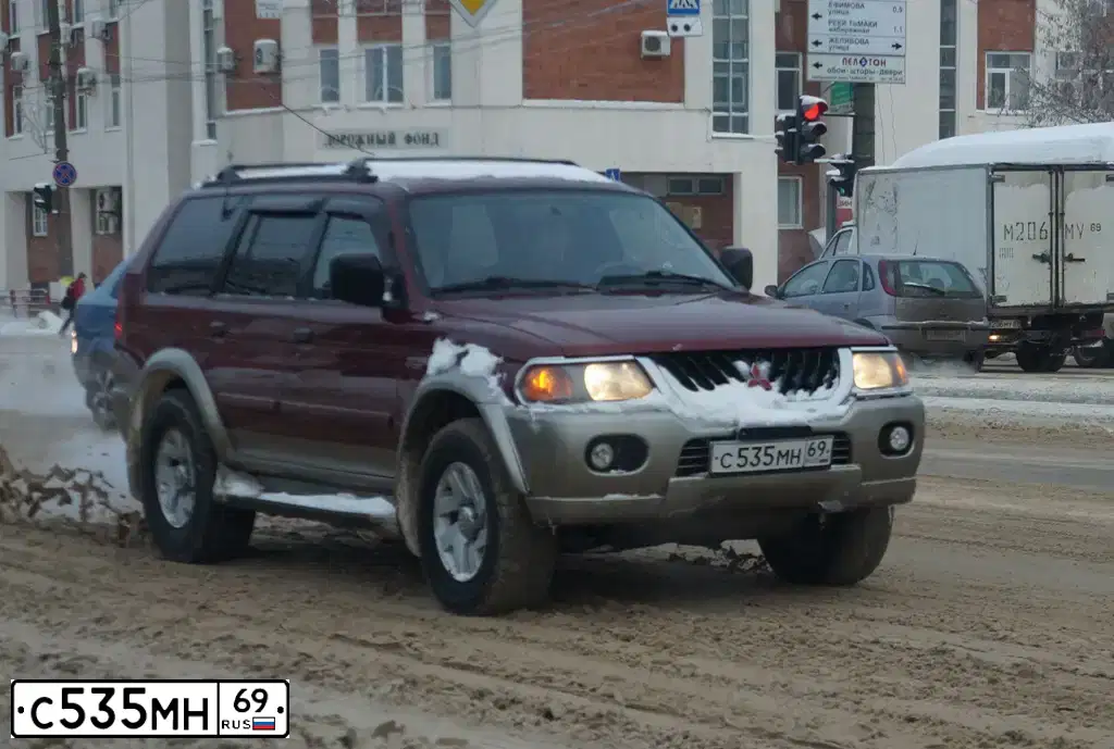 Фото автомобиля MITSUBISHI PAJERO SPORT, 2008 — госномер М226МХ69. Цвет: ЧЕРНЫЙ