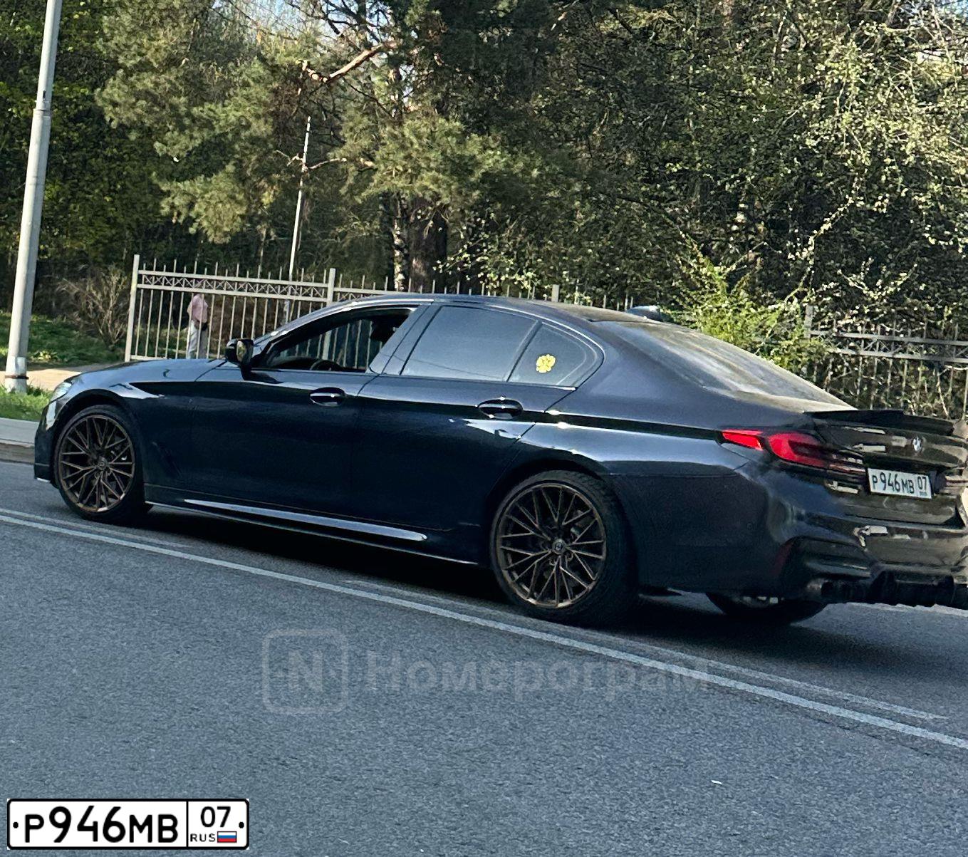 Фото автомобиля BMW SERIE 5, 2018 — госномер Х044ХА763. Цвет: ЧЕРНЫЙ