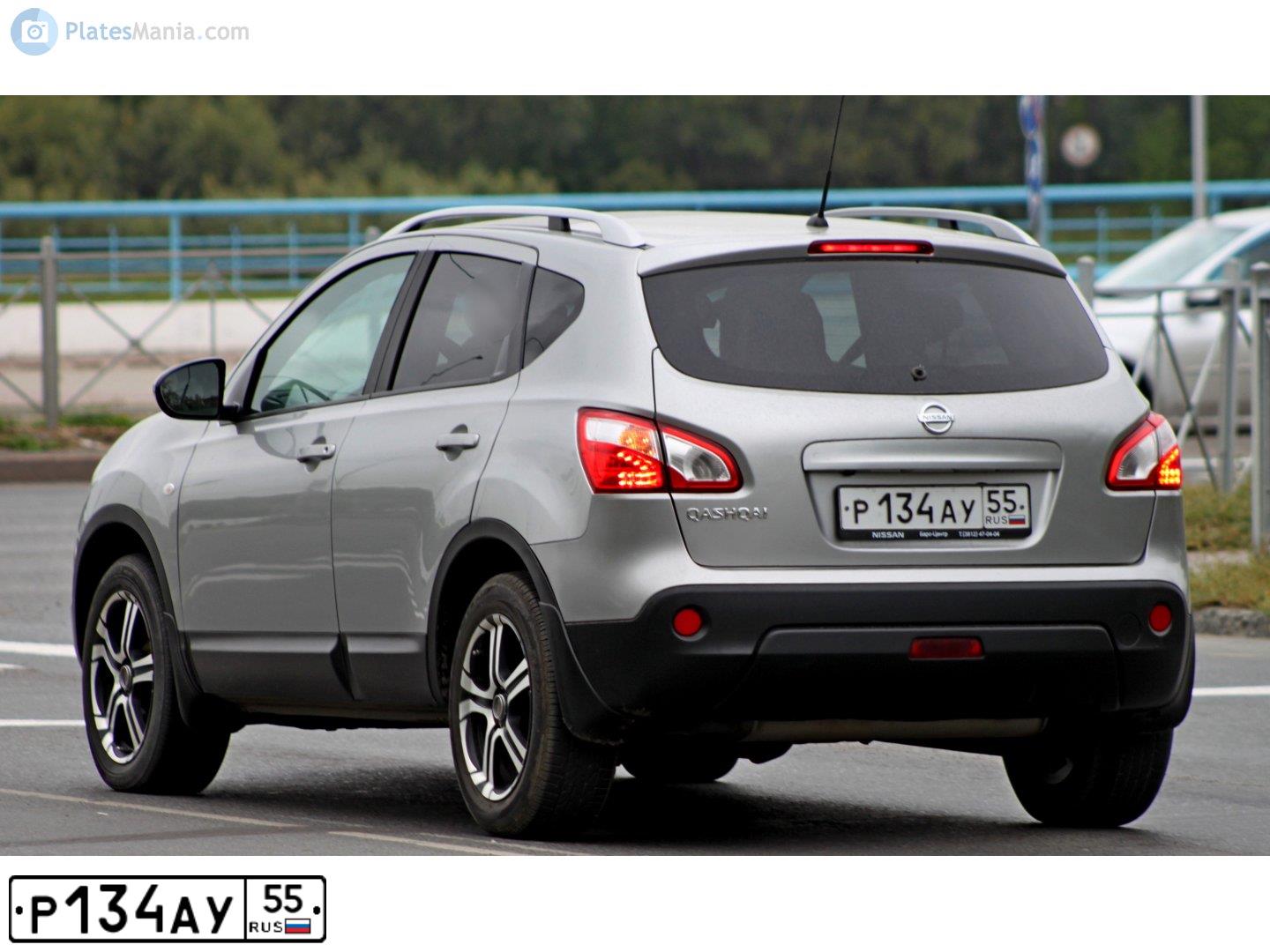 Фото автомобиля NISSAN QASHQAI, 2010 — госномер Р134АУ55. Цвет: СЕРЕБРИСТЫЙ