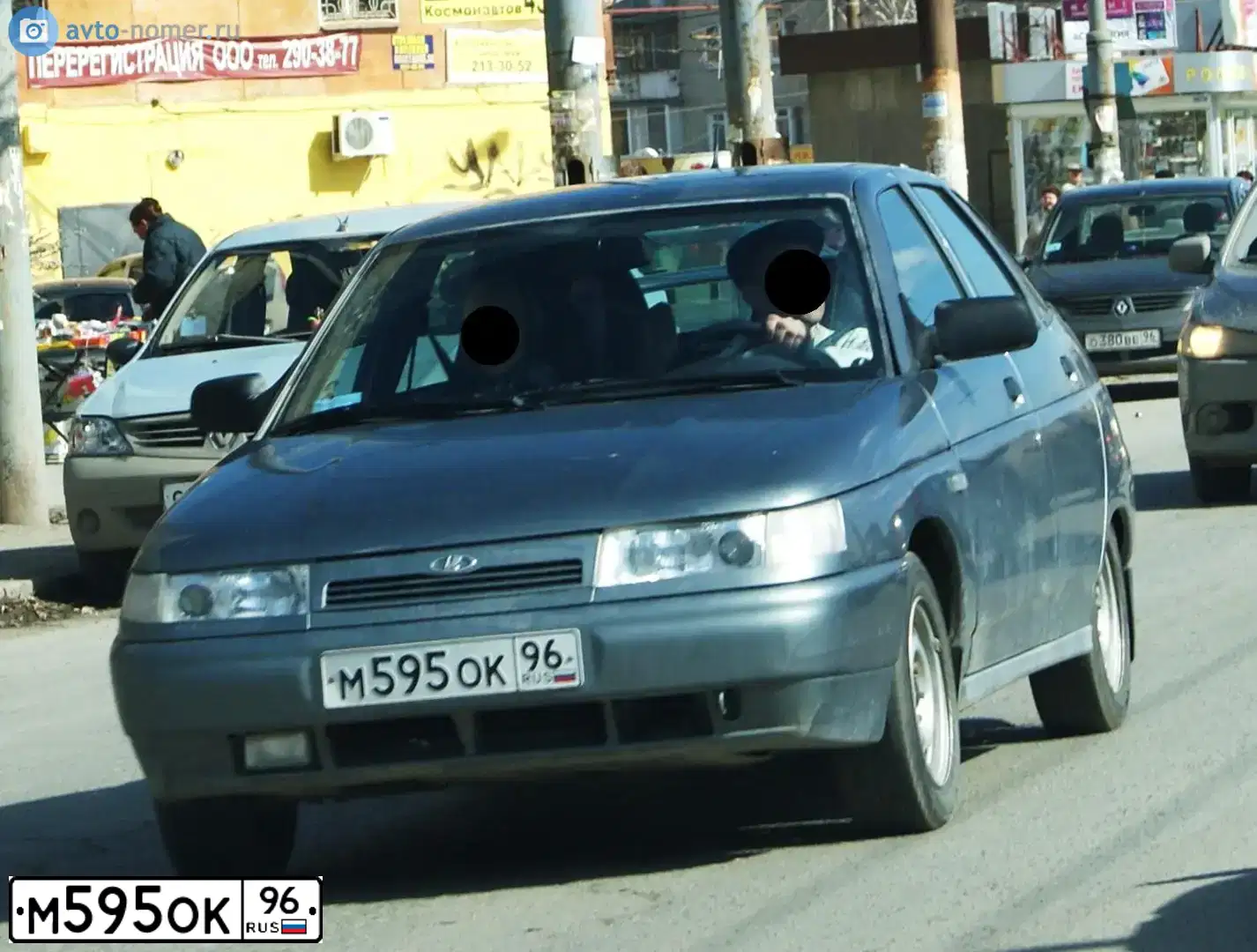 Фото автомобиля LADA 2112, 2007 — госномер М595ОК96. Цвет: СЕРО-ЗЕЛЕНЫЙ