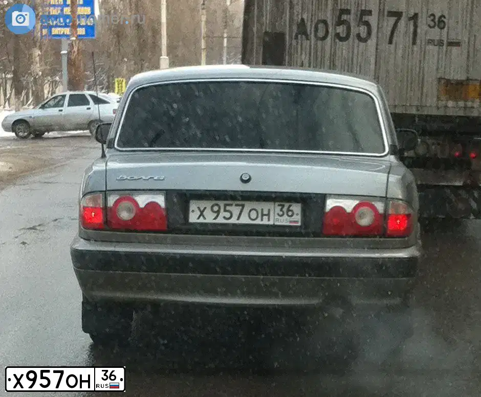 Фото автомобиля GAZ 3110 WOLGA, 2008 — госномер Х957ОН36. Цвет: Серебристый