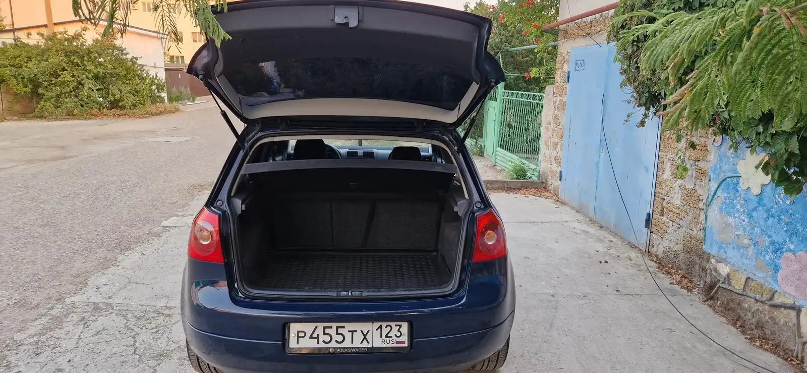 Фото автомобиля VOLKSWAGEN GOLF, 2007 — госномер Р764МЕ82