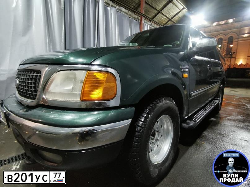 Фото автомобиля FORD EXPEDITION, 2001 — госномер Т530СА797. Цвет: ЗЕЛЕНЫЙ ТЕМНЫЙ