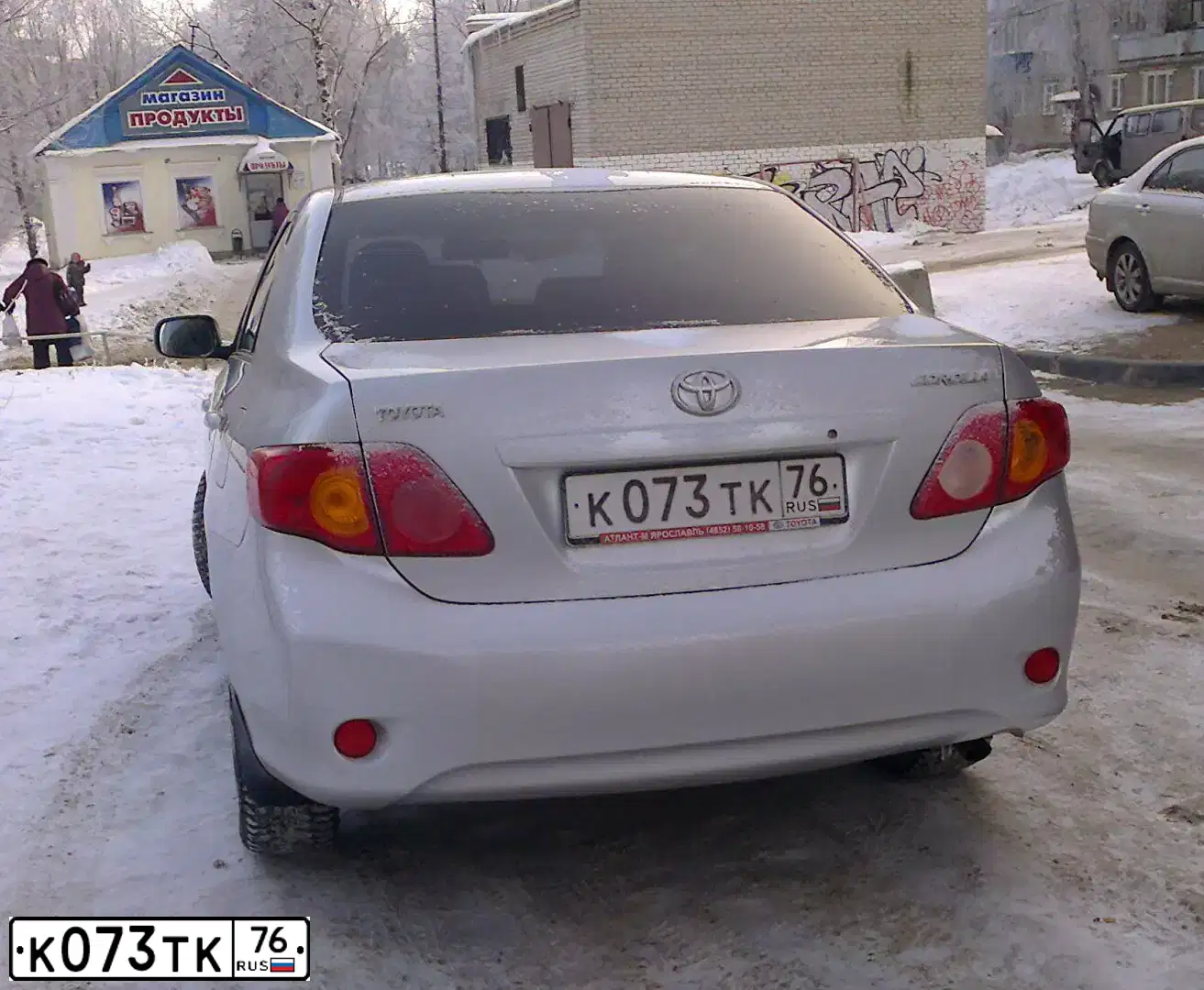 Фото автомобиля TOYOTA COROLLA, 2008 — госномер К073ТК76. Цвет: Серебристый