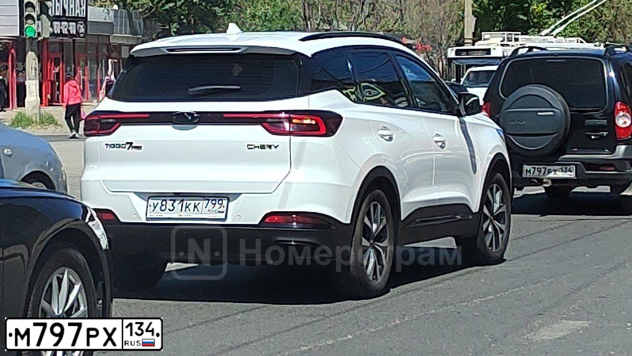 Фото автомобиля CHEVROLET NIVA, 2017 — госномер М797РХ134. Цвет: Черно-синий металлик