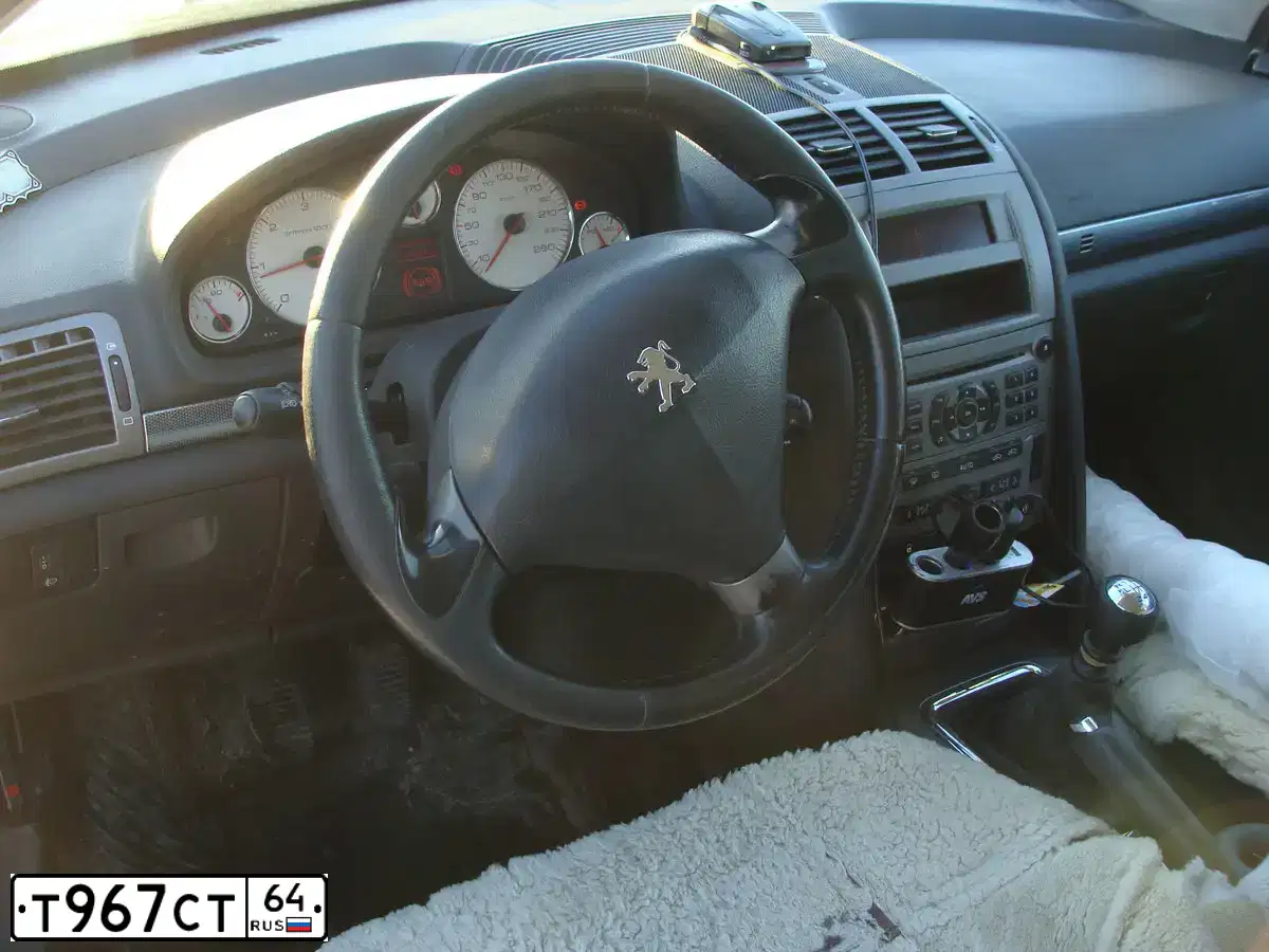Фото автомобиля PEUGEOT 407, 2005 — госномер Т967СТ64. Цвет: ЗЕЛЕНЫЙ