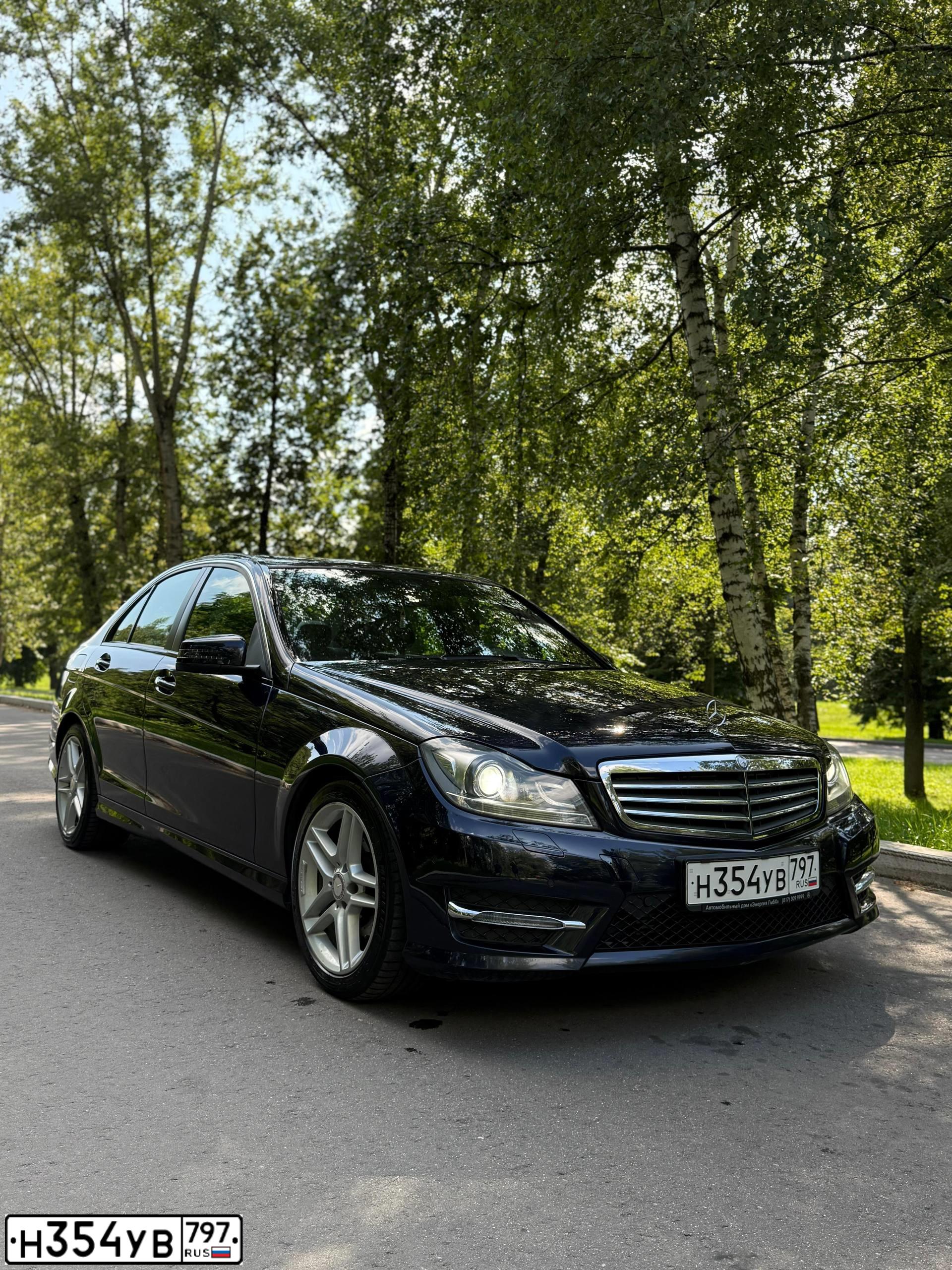 Фото автомобиля MERCEDES C-KLASSE, 2012 — госномер Е392ХК797. Цвет: СИНИЙ