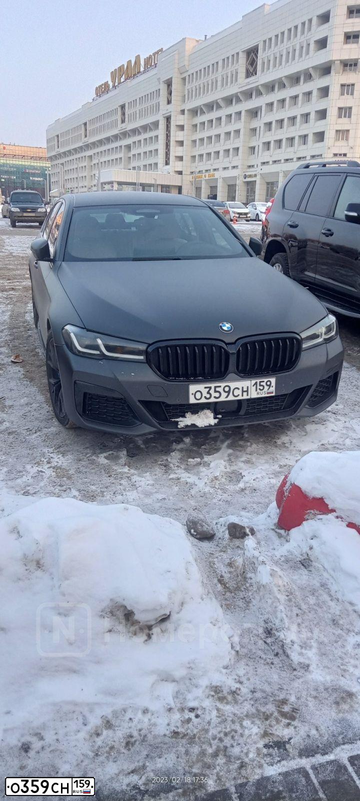Фото автомобиля BMW 530D XDRIVE, 2021 — госномер О359СН159. Цвет: СЕРЫЙ