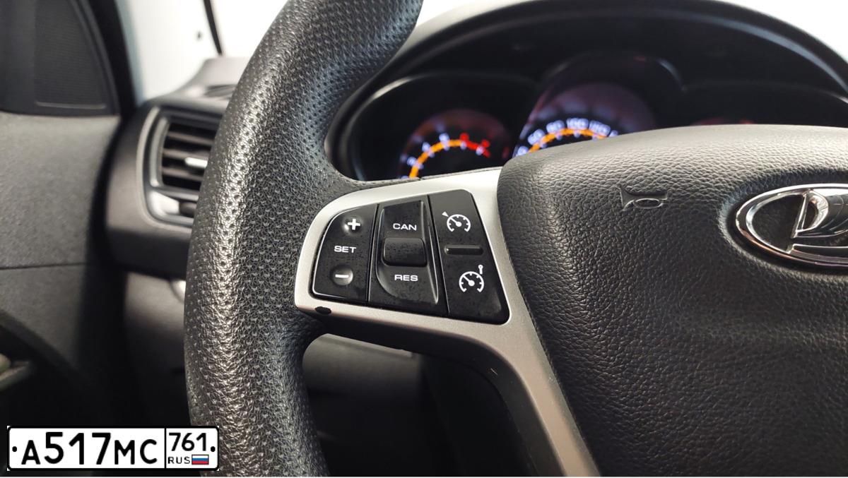 Фото автомобиля LADA VESTA, 2019 — госномер Р311ВА159. Цвет: Белый