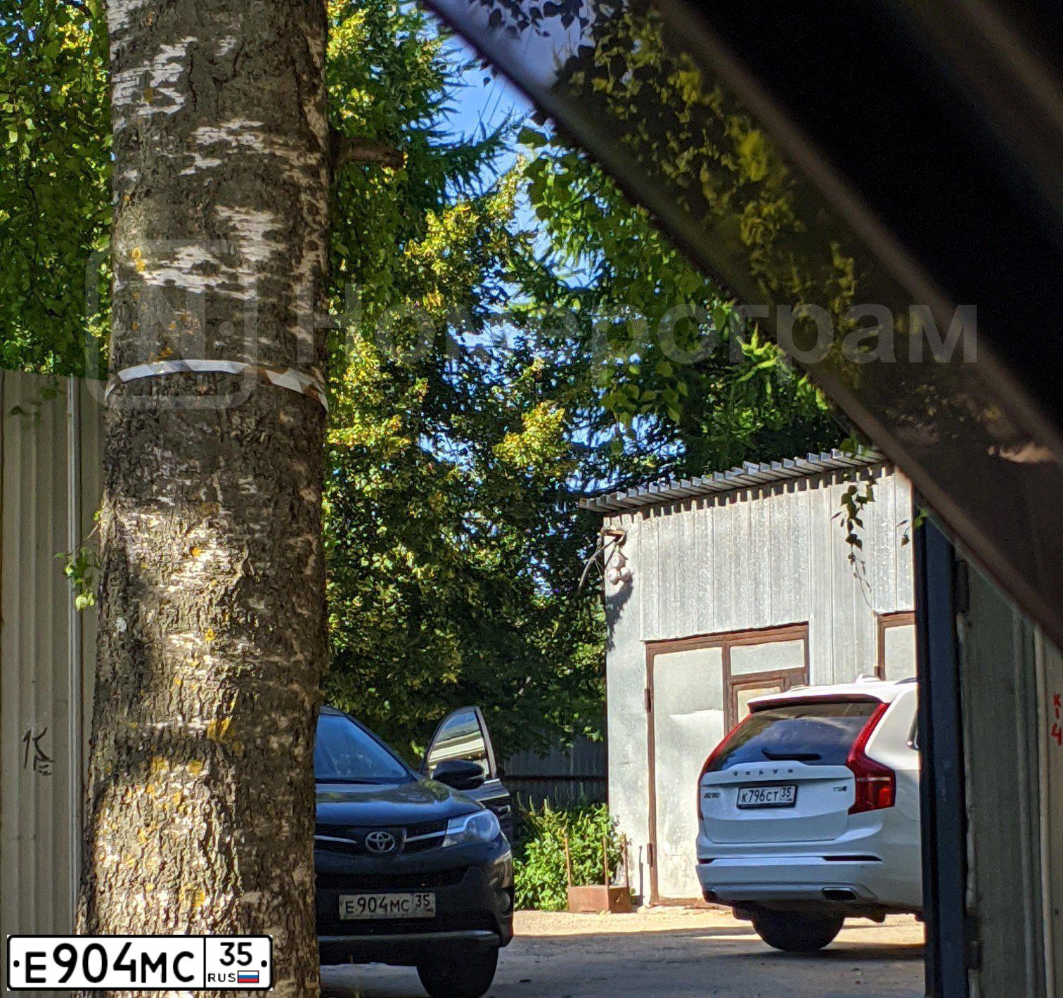 Фото автомобиля TOYOTA RAV4, 2014 — госномер Е904МС35. Цвет: ТЕМНО КОРИЧНЕВЫЙ