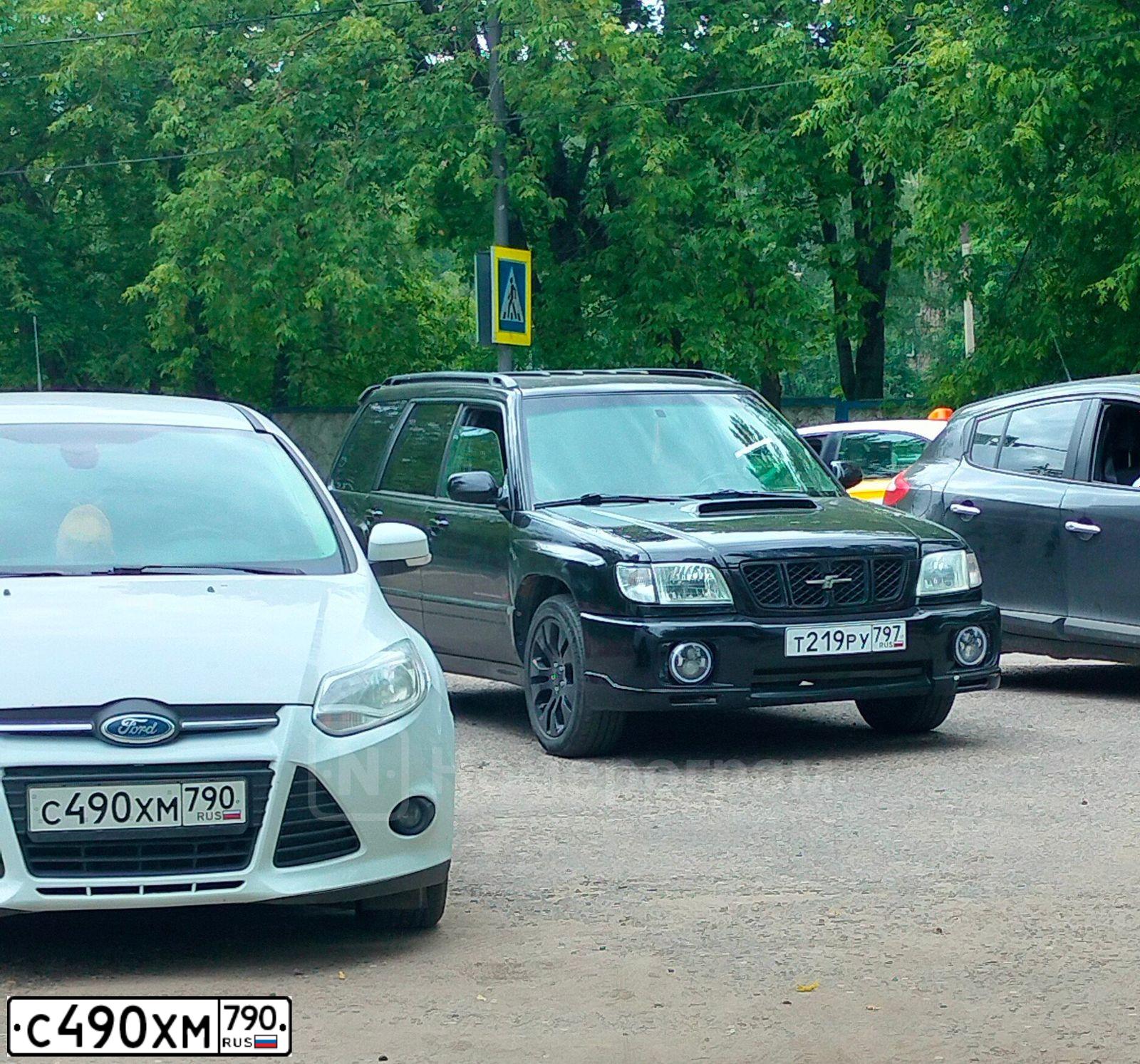 Фото автомобиля FORD FOCUS, 2014 — госномер С490ХМ790. Цвет: Белый