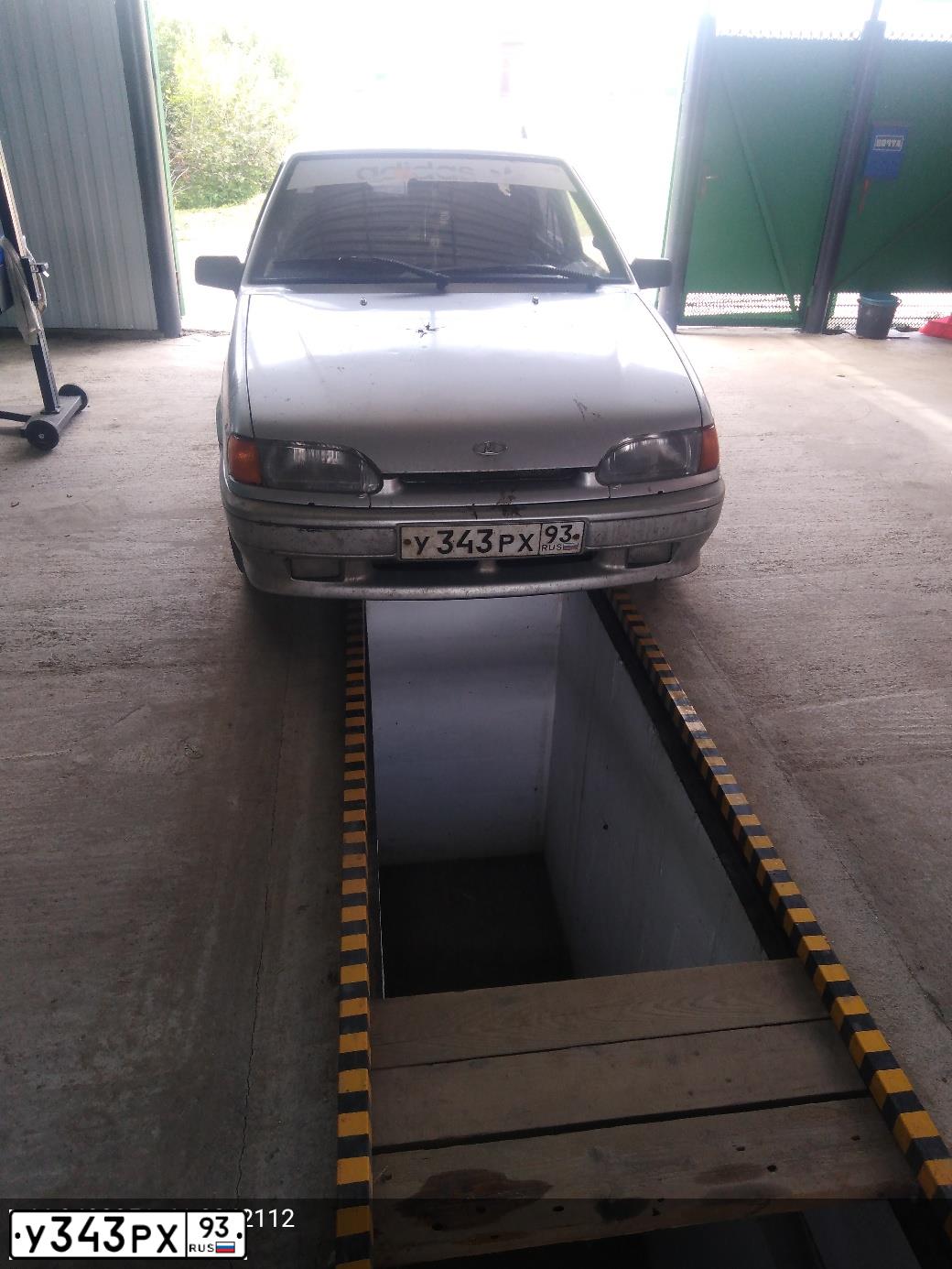 Фото автомобиля LADA 2115 SAMARA, 2004 — госномер У343РХ93. Цвет: СВЕТЛО-СЕРЕБРИСТЫЙ МЕТАЛЛ