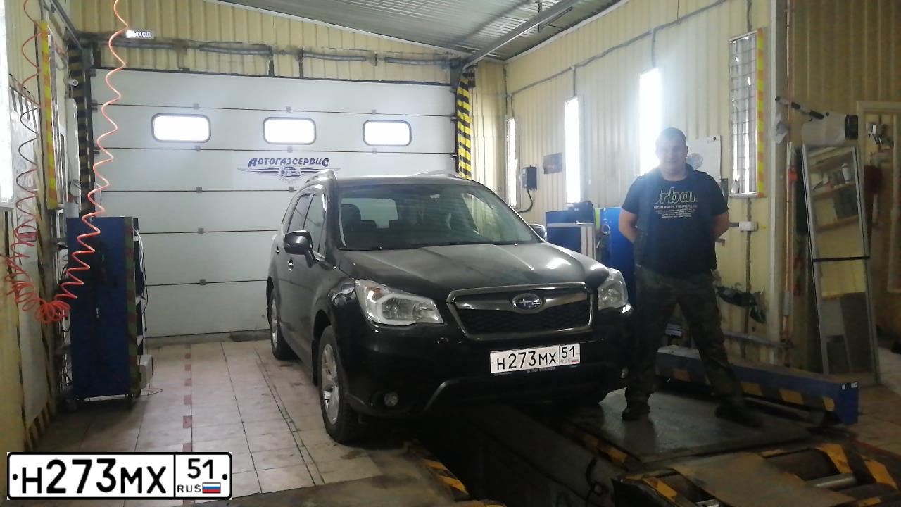 Фото автомобиля SUBARU FORESTER, 2015 — госномер У473МТ198. Цвет: ЧЕРНЫЙ