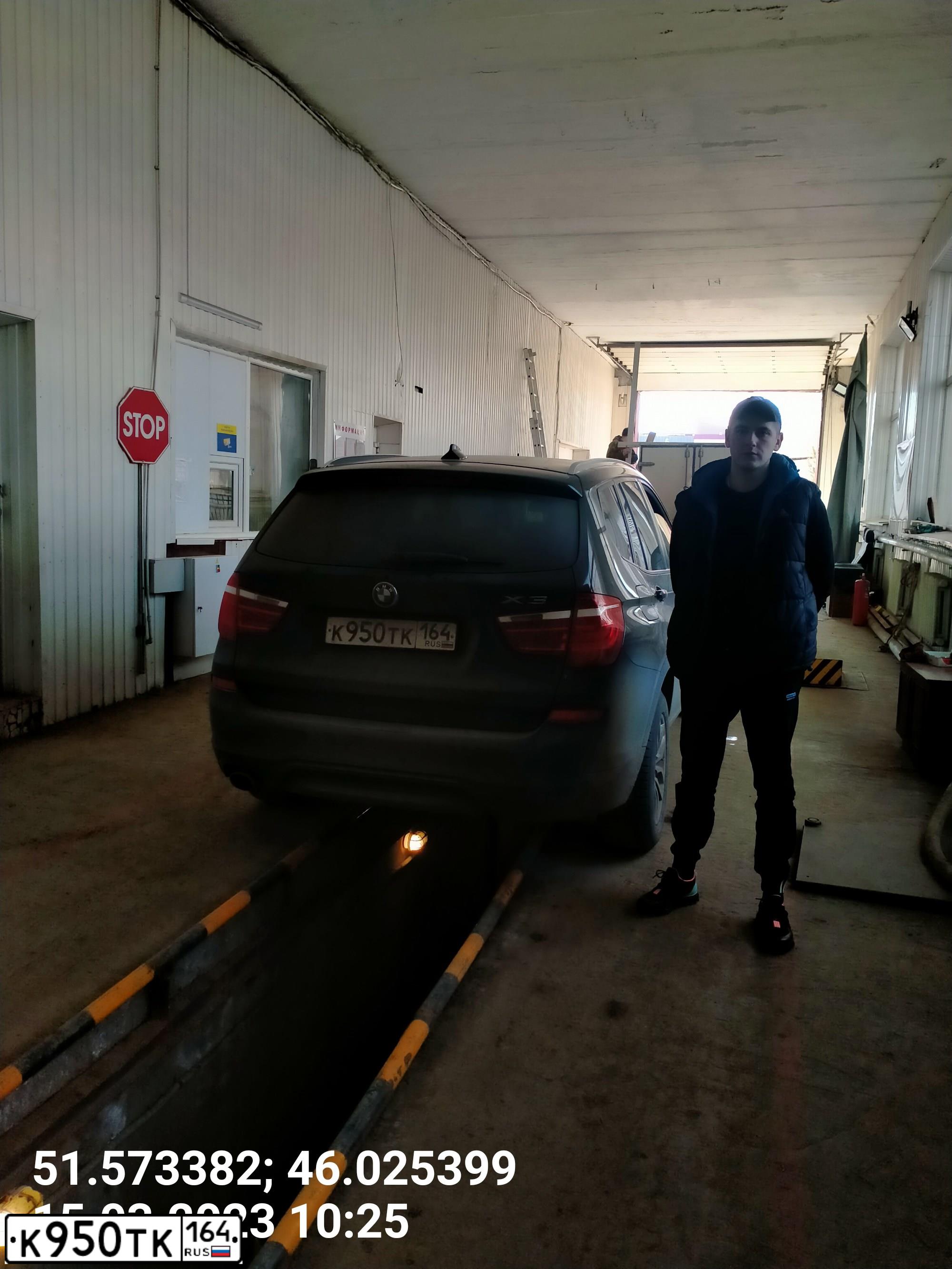Фото автомобиля BMW X3, 2015 — госномер В027ВВ164. Цвет: ЧЕРНЫЙ