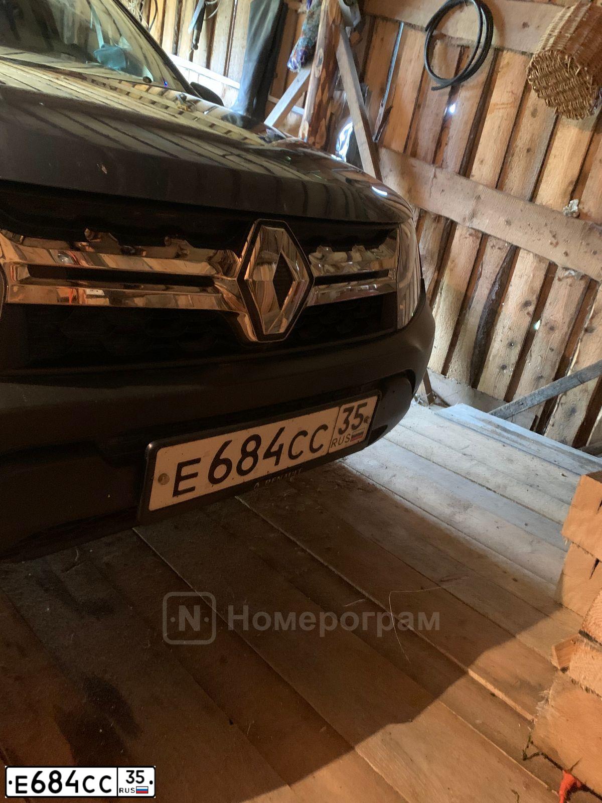 Фото автомобиля RENAULT DUSTER, 2016 — госномер Е684СС35. Цвет: СИНИЙ