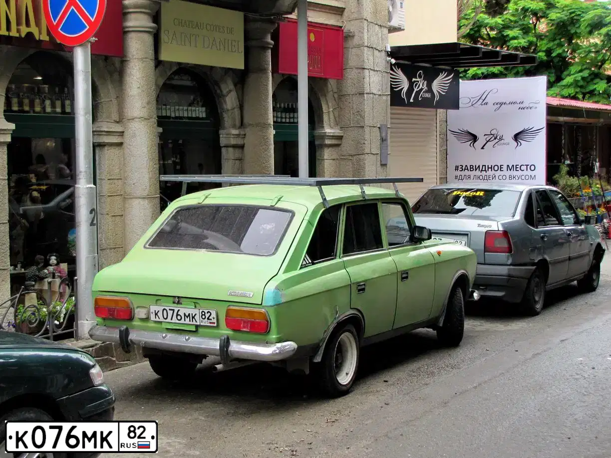 Фото автомобиля ИЖ КОМБИ, 1988 — госномер К076МК82. Цвет: ЗЕЛЕНЫЙ