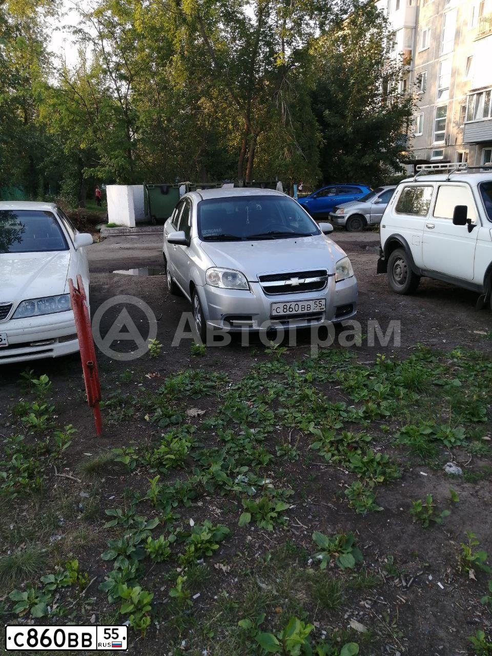 Фото автомобиля CHEVROLET AVEO, 2010 — госномер С860ВВ55. Цвет: Серебристый