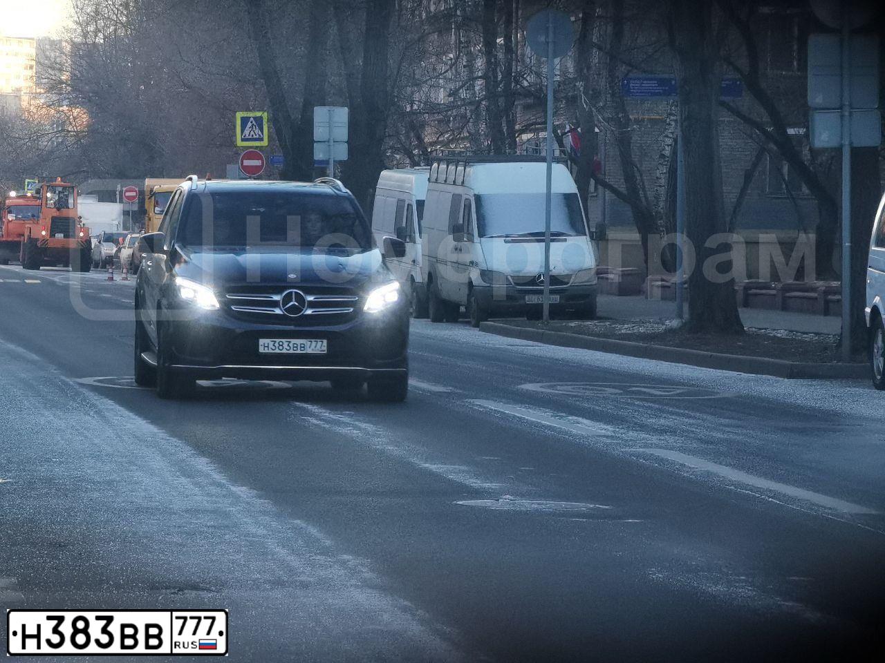 Фото автомобиля MERCEDES GLK-KLASSE, 2014 — госномер Н383ВВ777. Цвет: СИНИЙ