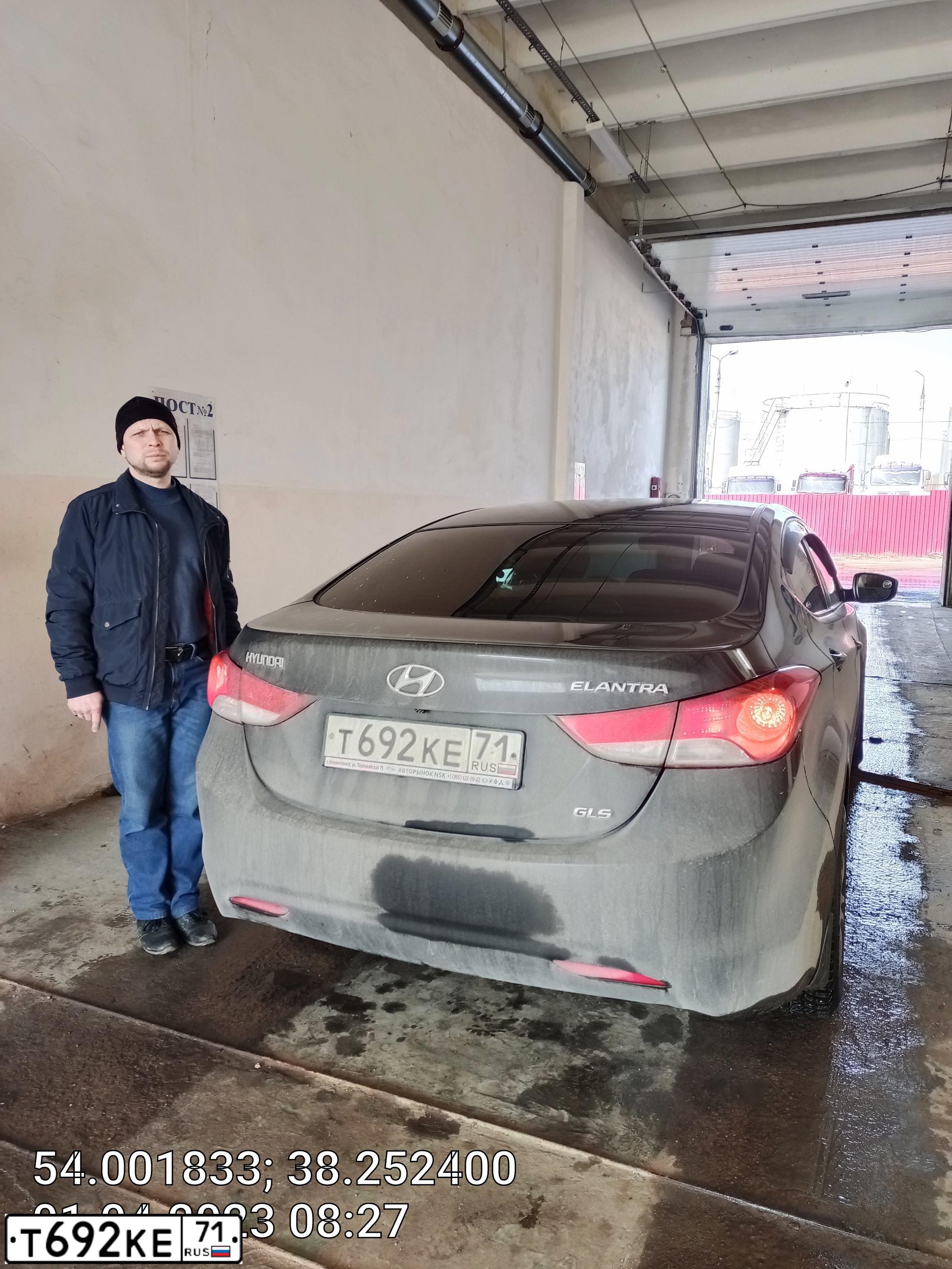 Фото автомобиля HYUNDAI ELANTRA, 2013 — госномер Т692КЕ71. Цвет: ЧЕРНЫЙ