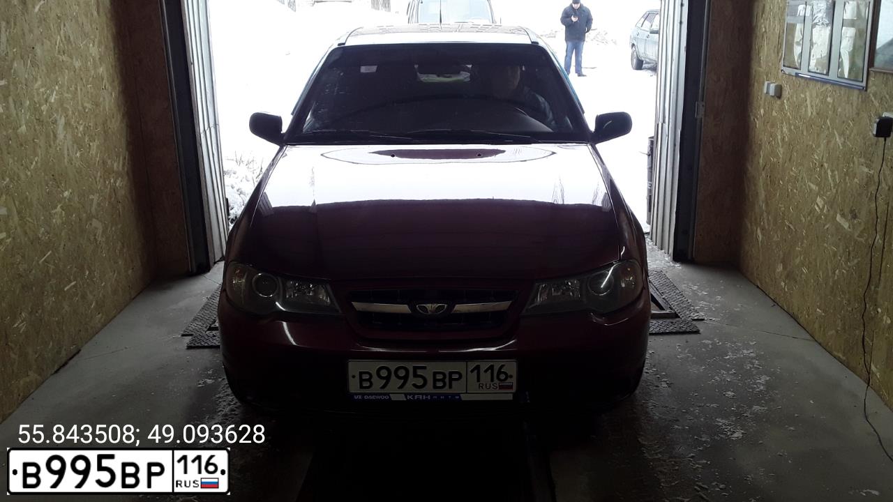 Фото автомобиля DAEWOO NEXIA, 2010 — госномер В995ВР116. Цвет: БОРДОВЫЙ
