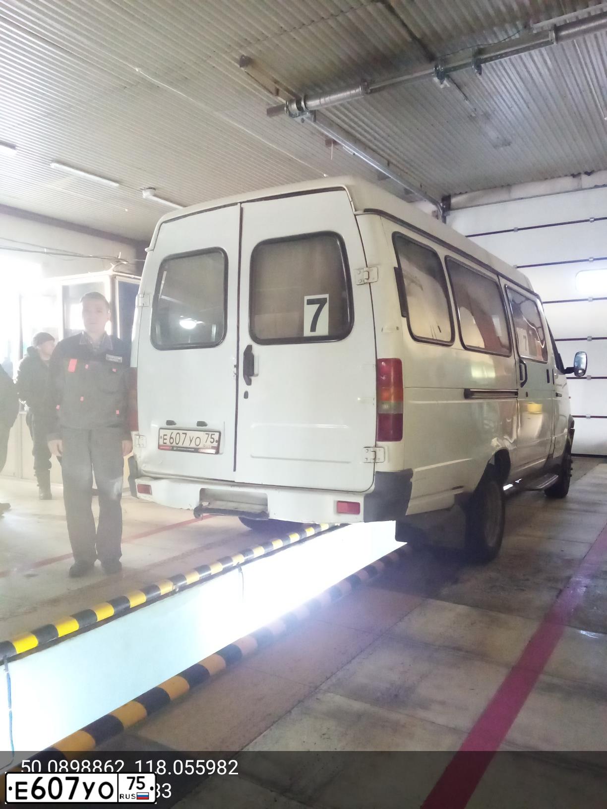 Фото автомобиля GAZ 3221 EL, 2002 — госномер Е607УО75. Цвет: СНЕЖНО-БЕЛЫЙ