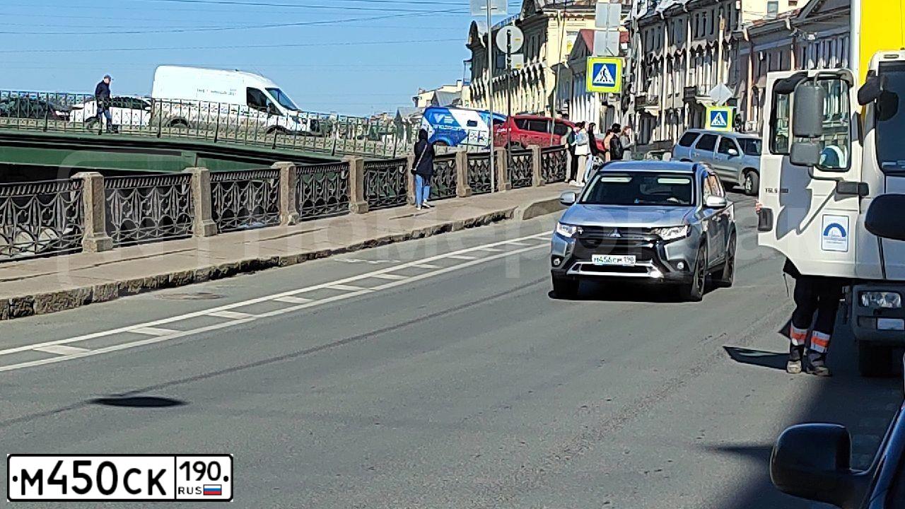 Фото автомобиля VOLKSWAGEN GOLF, 1999 — госномер Т207ВО790. Цвет: БЕЛЫЙ (СЕРЕБРИСТЫЙ)