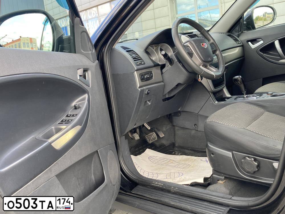 Фото автомобиля GEELY ATLAS, 2015 — госномер О503ТА174. Цвет: ЧЕРНЫЙ