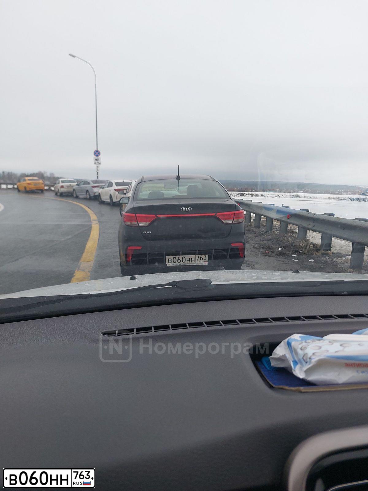 Фото автомобиля KIA RIO, 2020 — госномер В060НН763. Цвет: ЧЕРНЫЙ