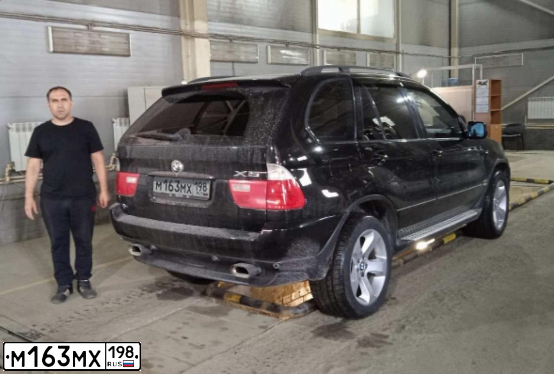 Фото автомобиля BMW X5, 2005 — госномер М503ТС198. Цвет: Серебристый