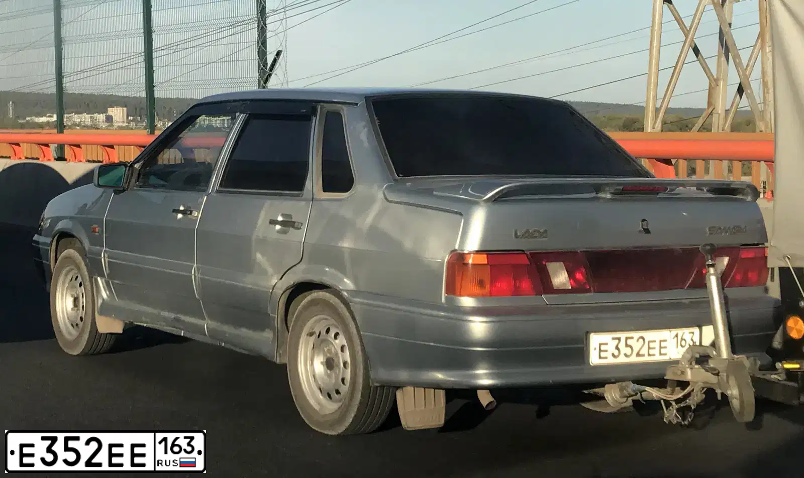Фото автомобиля LADA 2115 SAMARA, 2007 — госномер Е352ЕЕ163. Цвет: СЕРЕБРИСТО-ГОЛУБОЙ