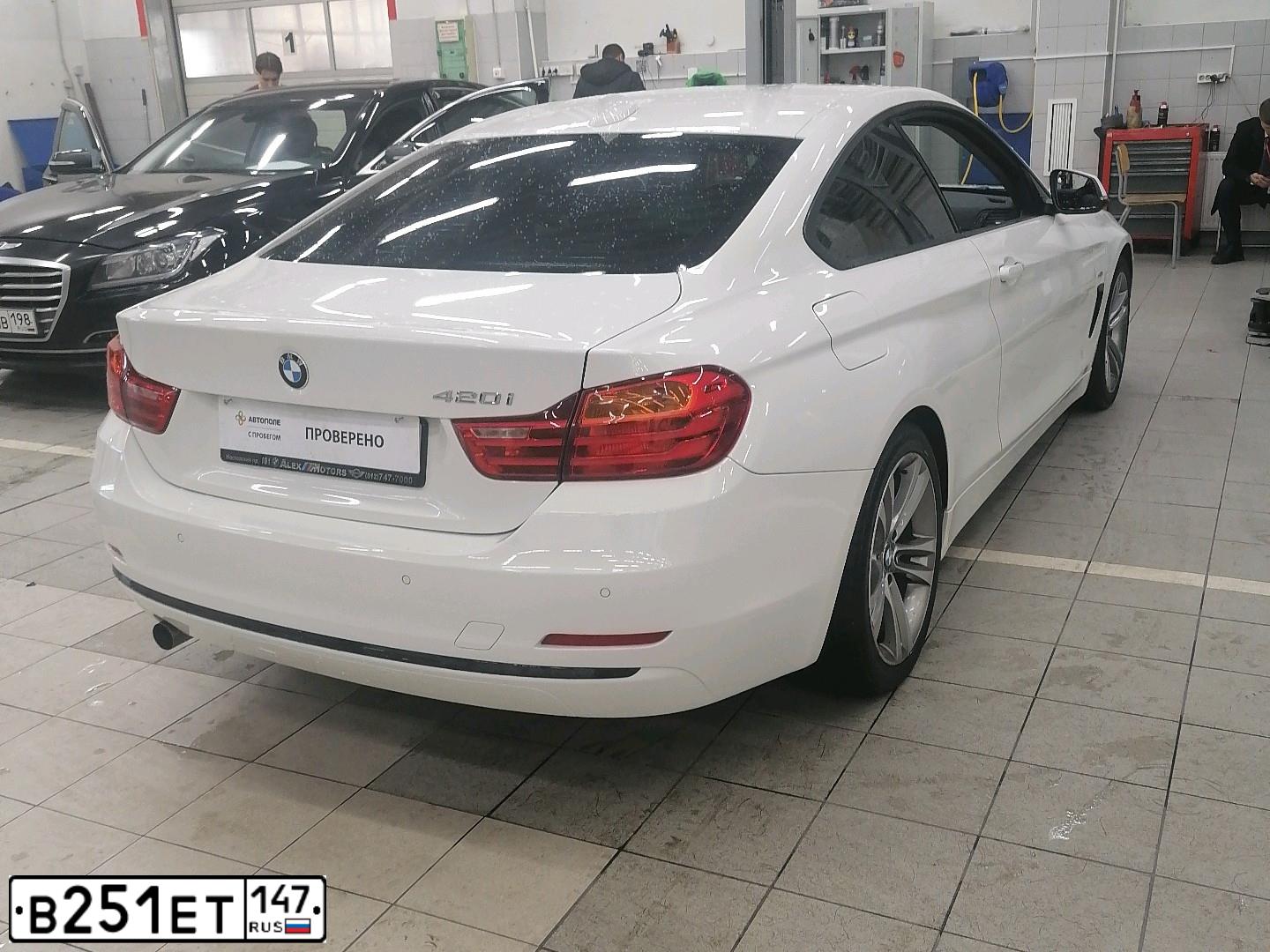 Фото автомобиля BMW 420I, 2014 — госномер О404РВ761. Цвет: Белый