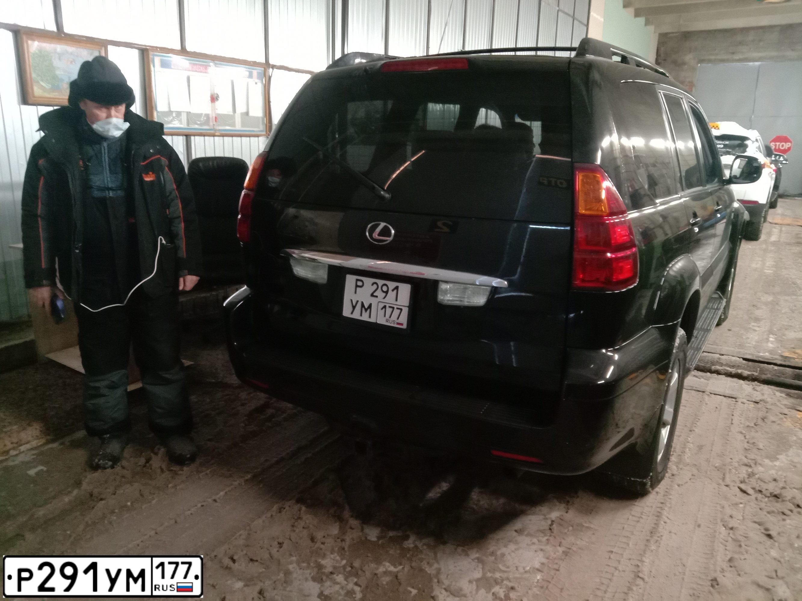 Фото автомобиля LEXUS GX, 2004 — госномер Р291УМ177. Цвет: ЧЕРНЫЙ