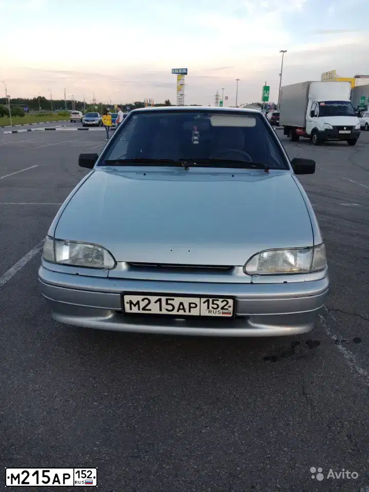 Фото автомобиля LADA 2113 SAMARA, 2011 — госномер О022ОО52. Цвет: СВЕТЛО-СЕРЫЙ