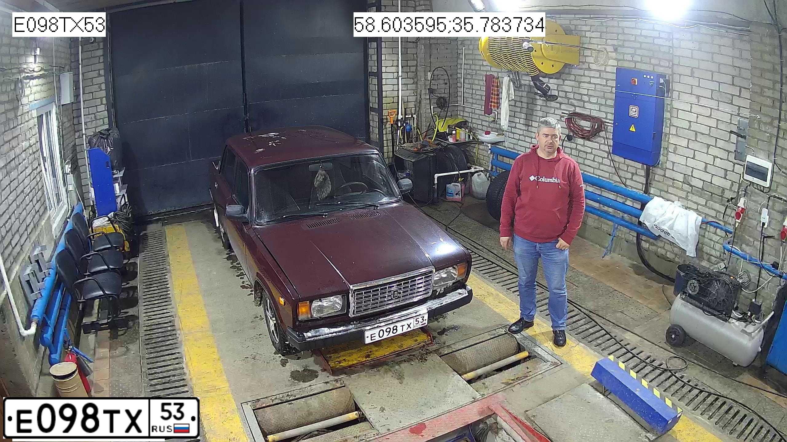 Фото автомобиля LADA 2107 LADA, 2005 — госномер К876КР53. Цвет: ТЕМНО-ВИШНЕВЫЙ