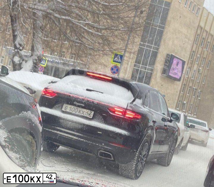 Фото автомобиля BMW X3, 2012 — госномер Е100КХ42. Цвет: БЕЛЫЙ
