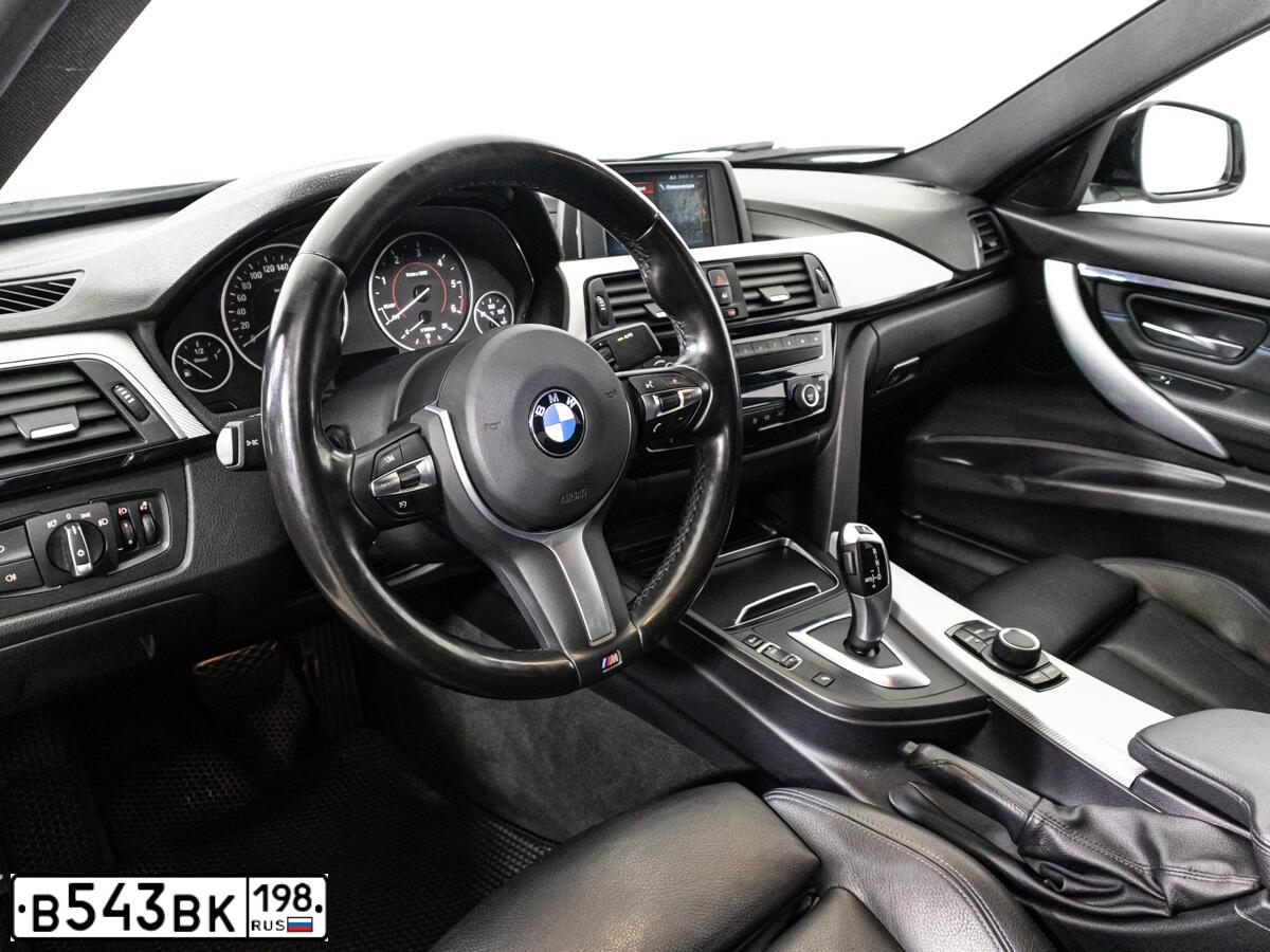 Фото автомобиля BMW 320, 2018 — госномер М505МК198. Цвет: Белый