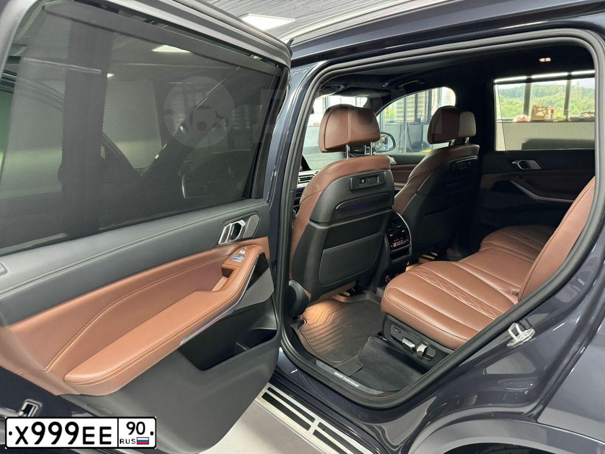 Фото автомобиля MERCEDES E-KLASSE, 1998 — госномер Х999ЕЕ90. Цвет: СЕРЫЙ