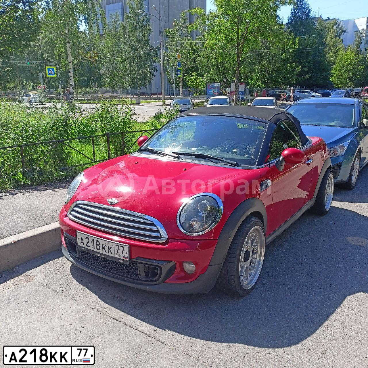 Фото автомобиля MINI MINI, 2012 — госномер Р737МА716. Цвет: Красный