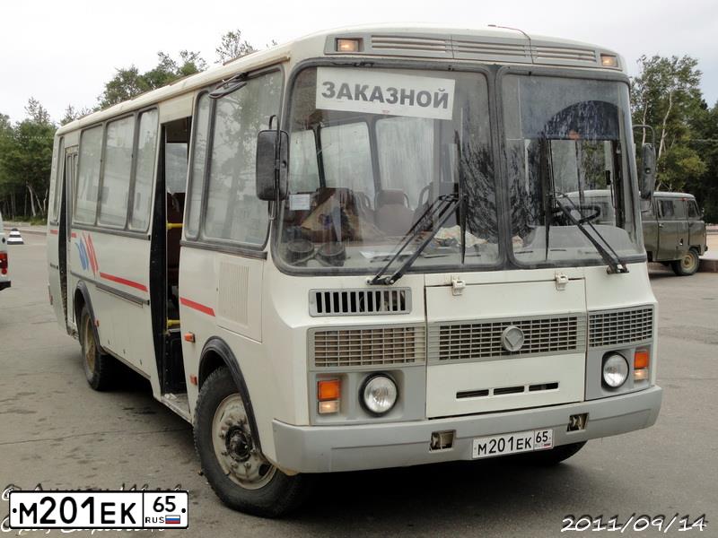 Фото автомобиля PAZ 4234, 2011 — госномер М201ЕК65. Цвет: Белый