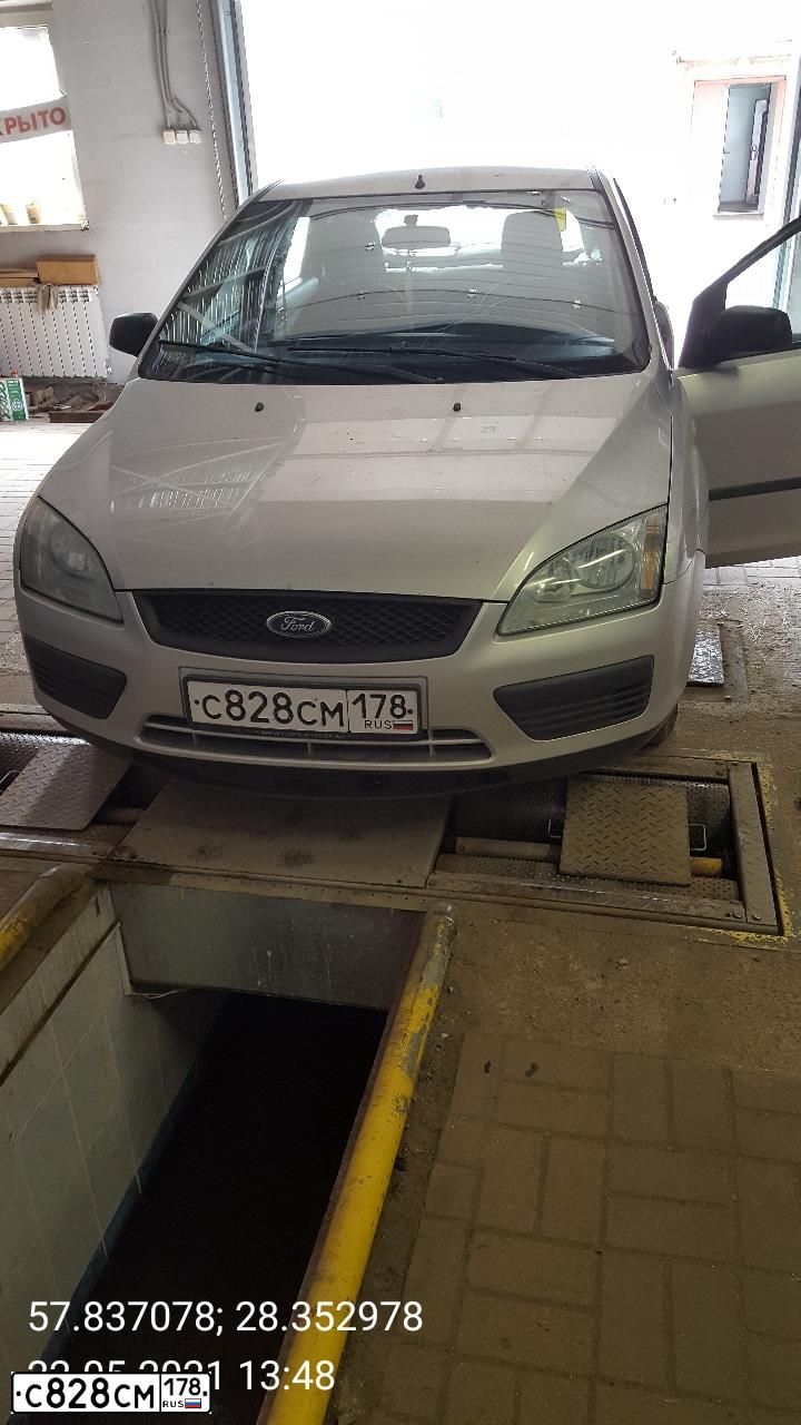 Фото автомобиля FORD FOCUS, 2006 — госномер М737НУ164. Цвет: Серебристый
