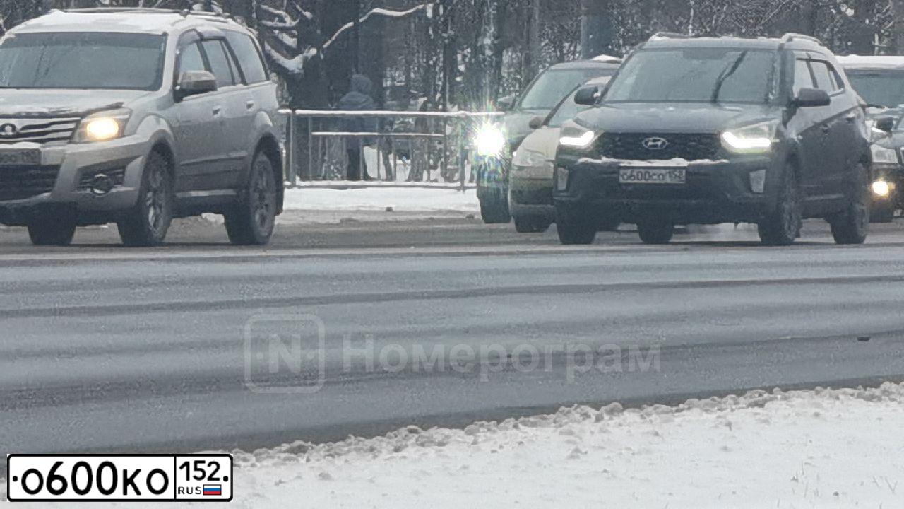Фото автомобиля HYUNDAI SOLARIS, 2016 — госномер А515РА252. Цвет: Серебристый