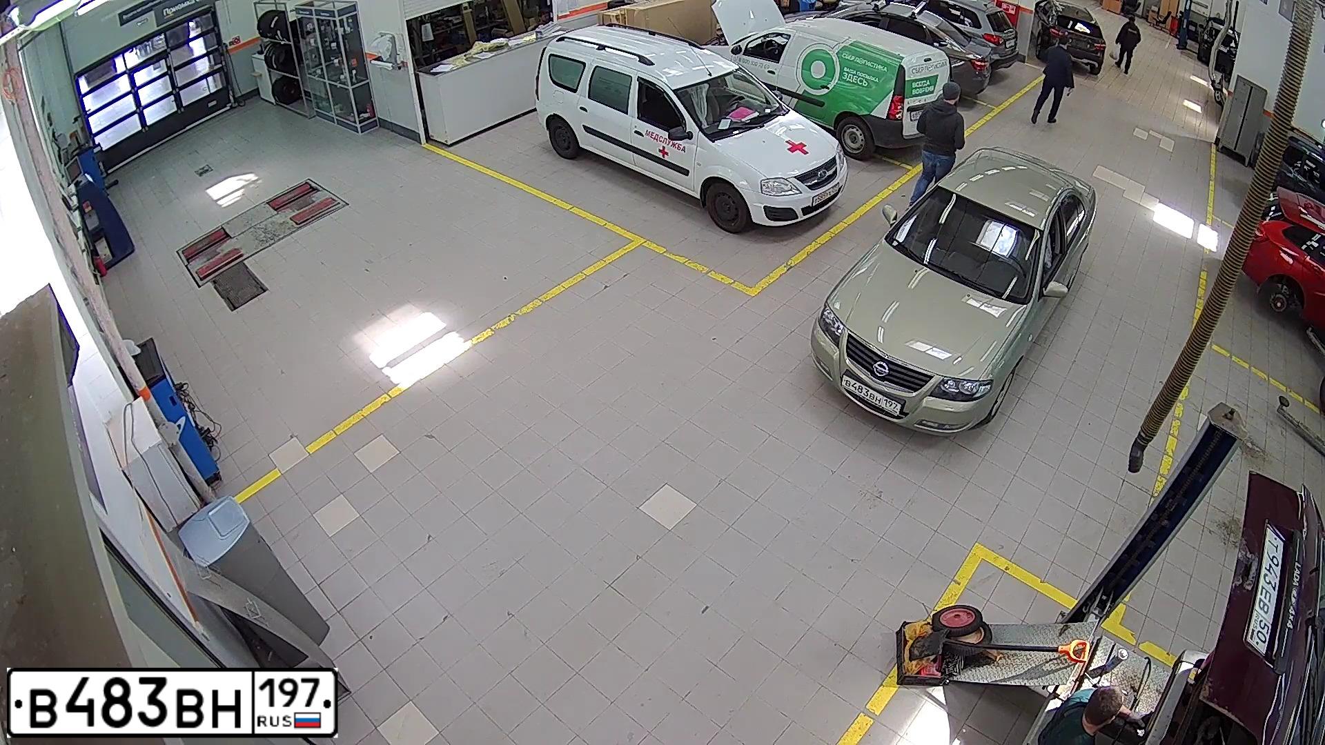 Фото автомобиля NISSAN ALMERA, 2010 — госномер В483ВН197. Цвет: СЕРО-ЗЕЛЕНЫЙ