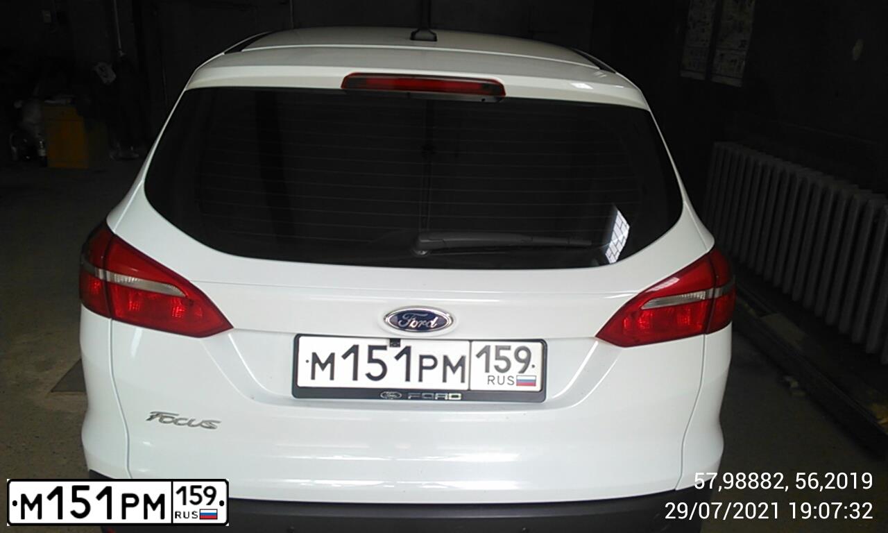 Фото автомобиля FORD FOCUS, 2016 — госномер М151РМ159. Цвет: БЕЛЫЙ