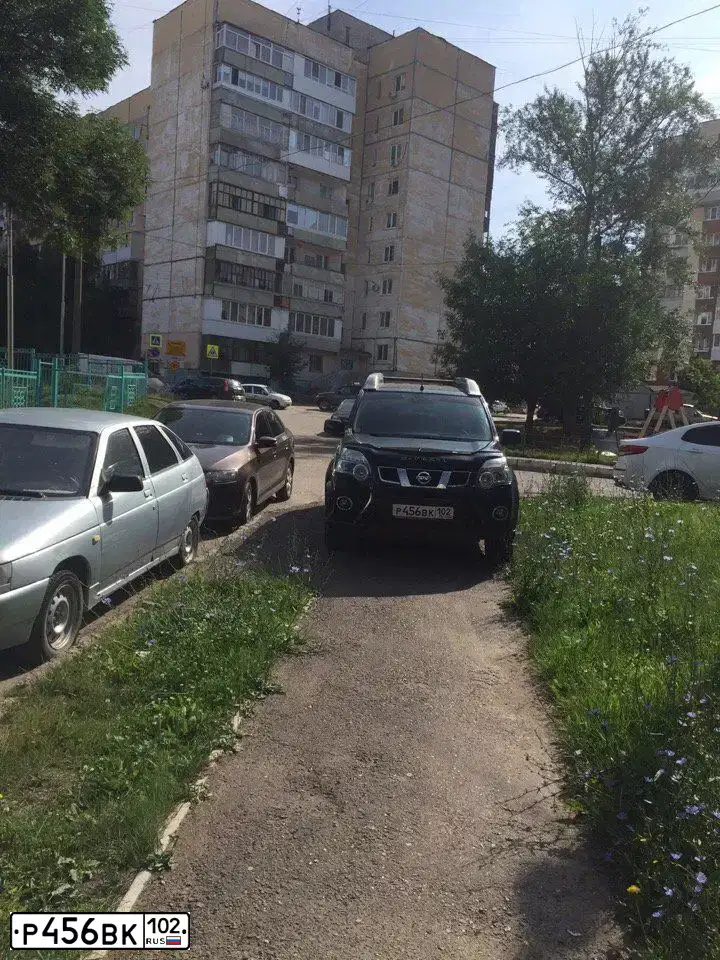 Фото автомобиля NISSAN X-TRAIL, 2013 — госномер Р456ВК102. Цвет: ЧЕРНЫЙ