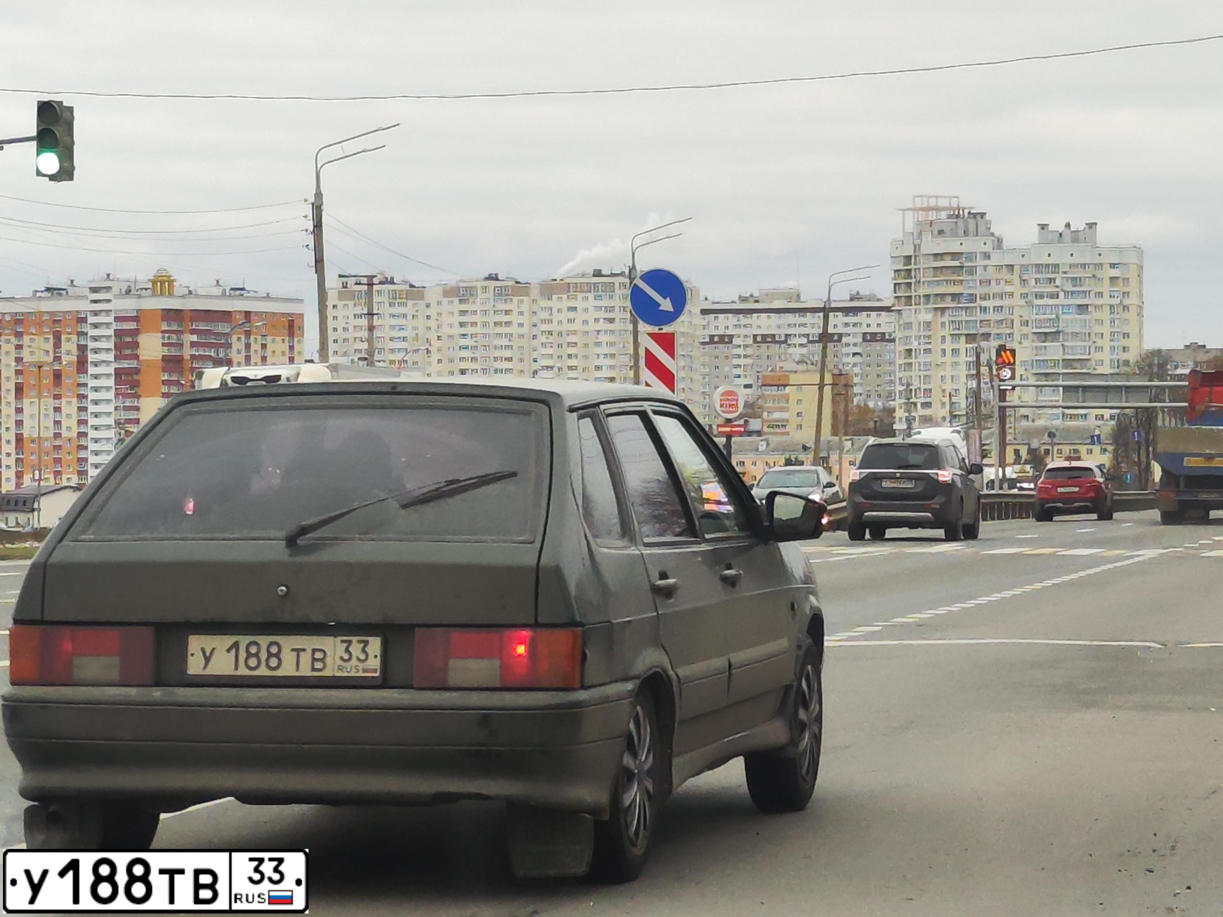 Фото автомобиля LADA 2114 SAMARA, 2006 — госномер У188ТВ33. Цвет: Темно-зеленый