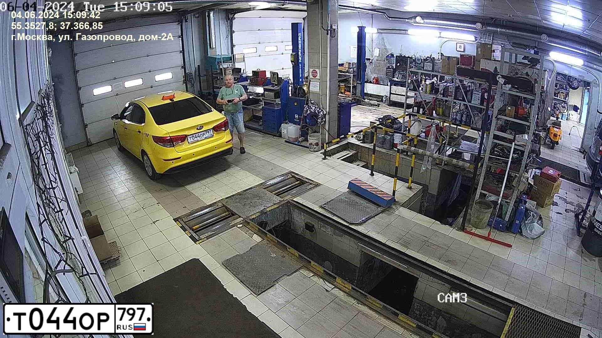 Фото автомобиля KIA RIO, 2017 — госномер Т044ОР797. Цвет: ЖЕЛТЫЙ